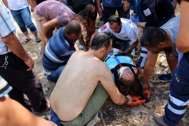 Antalya da Tur Midib&uuml;s&uuml; Şarampole Devrildi: 4 &Ouml;l&uuml;, 27 Yaralı (3) 3