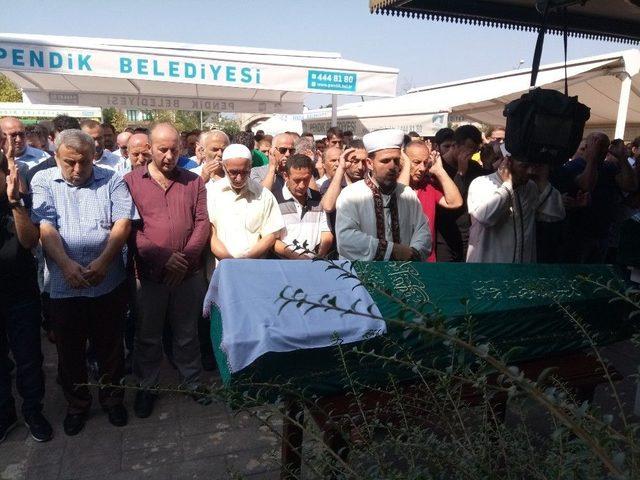 Abd’de Hayatını Kaybeden Özge Nur Mollahmetoğlu Son Yolculuğuna Uğurlandı
