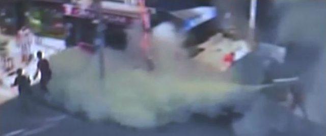 Elazığ&rsquo;da Kaza Anları Mobese Kameralarına Yansıdı 1