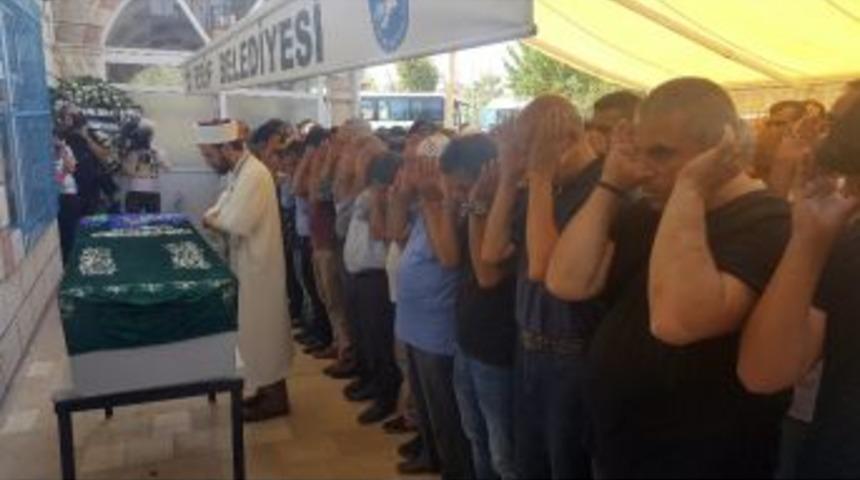 Abd&rsquo;de Hayatını Kaybeden Tuğbanur Karataş İ&ccedil;in Cenaze Namazı Kılındı