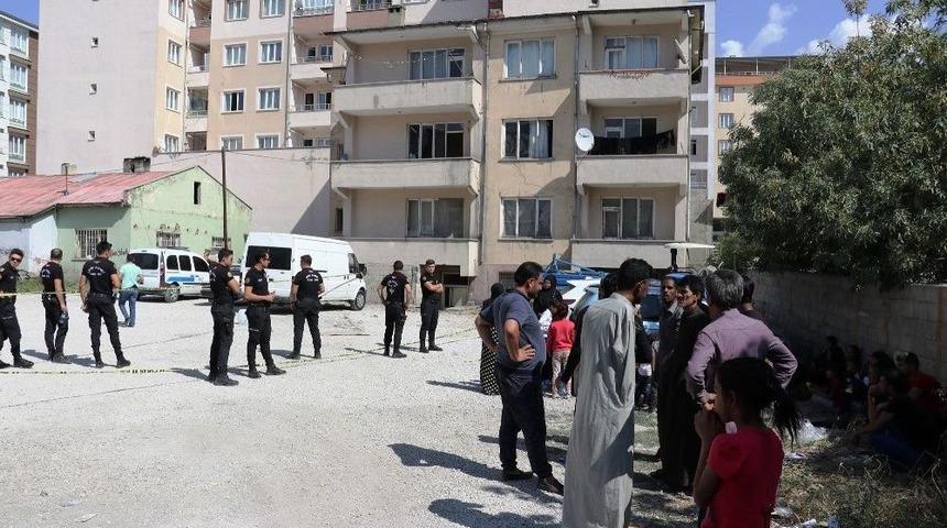 Aracın Altında Kalan Suriyeli &Ccedil;ocuk Hayatını Kaybetti