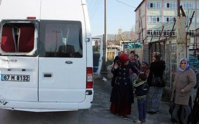 15 Yolcusu Bulunan Minibüs Kaza Yaptı