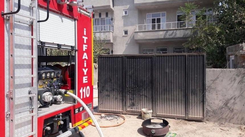 Bodrum Katında &Ccedil;ıkan Yangın Paniğe Neden Oldu