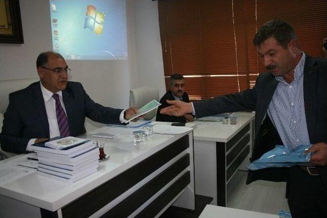 Başkan Çay’ı Kızdıran Hediye 2