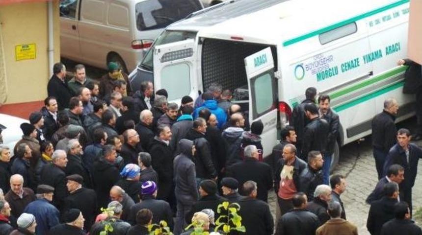 Çatıda Çalışırken Beton Zemine Düşen İşçi Öldü