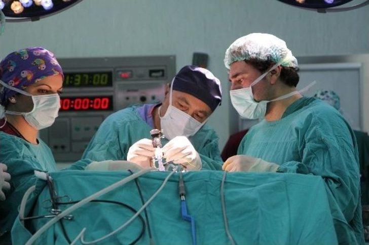 27 Yıllık Titreme, Beyin Piliyle Sona Erdi G4