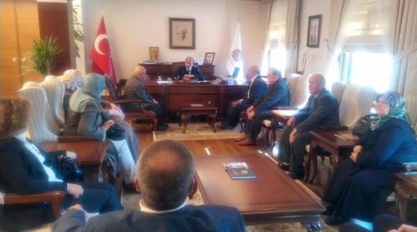 Kırım Derneği Y&ouml;neticileri Vali Kara&rsquo;yı Ziyaret Etti