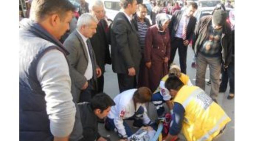 Otomobilin &Ccedil;arptığı Kız &Ouml;ğrenci Yaralandı