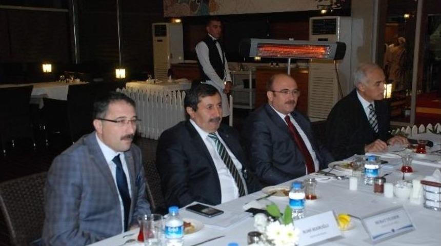 Milletvekili Yıldırım Ve Bekiroğlu M&uuml;siad&rsquo;ın Yemeğine Katıldı