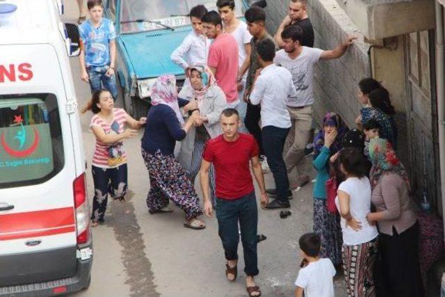 Suriyeliler'in Kaldığı Evdeki Yangın, Bitişik Evlere Sıçradı