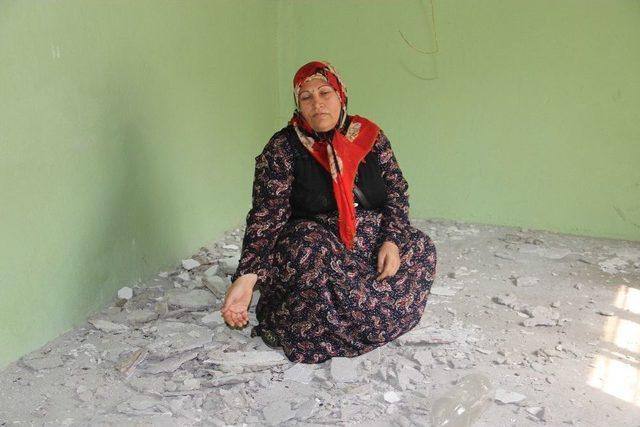 Evlerinin Tavanı Başlarına D&ouml;k&uuml;ld&uuml; 1