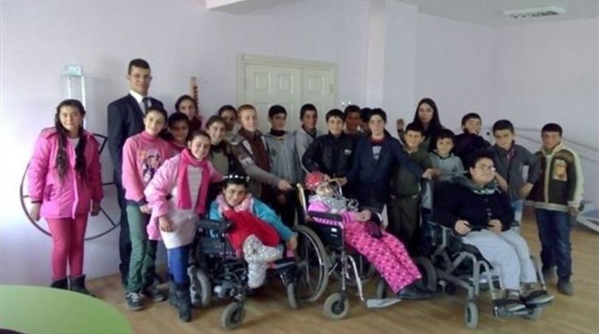 B&uuml;y&uuml;k Oluklu K&ouml;y&uuml; Ortaokulu&rsquo;ndan &ldquo;umut Işığı&rdquo; Projesi&rsquo;ne Destek