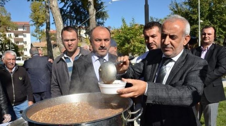 Yeşilyurt Belediyesi&rsquo;nden Aşure İkramı