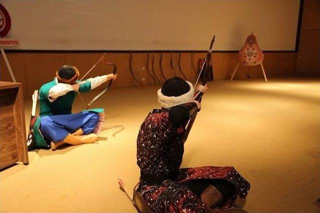 C&uuml;&rsquo;de &lsquo;onlar Sadece Ok Atmadılar&rsquo; Adlı Konferans D&uuml;zenlendi 1