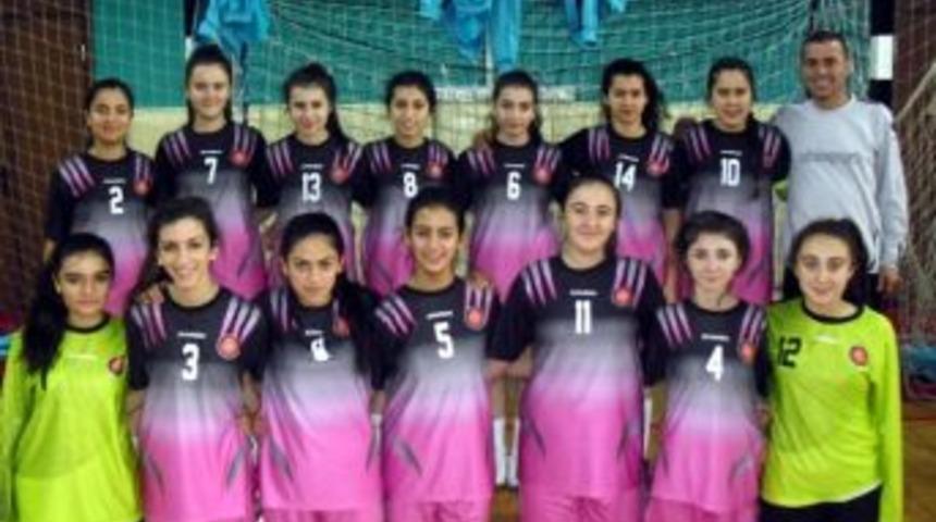 Hentbol&rsquo;e Beylerbeyi M&uuml;hr&uuml;