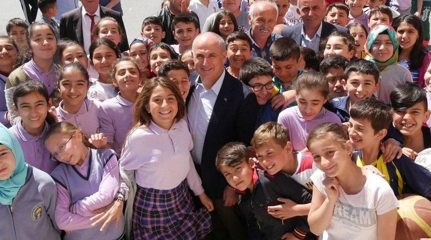 Başkan Akg&uuml;n: "atat&uuml;rk&rsquo;&uuml;n Yolundan, Bilimin Işığından Ayrılmayın"