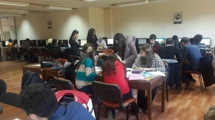 Om&uuml; Merkez K&uuml;t&uuml;phanesi&rsquo;nde 24 Saat Hizmet