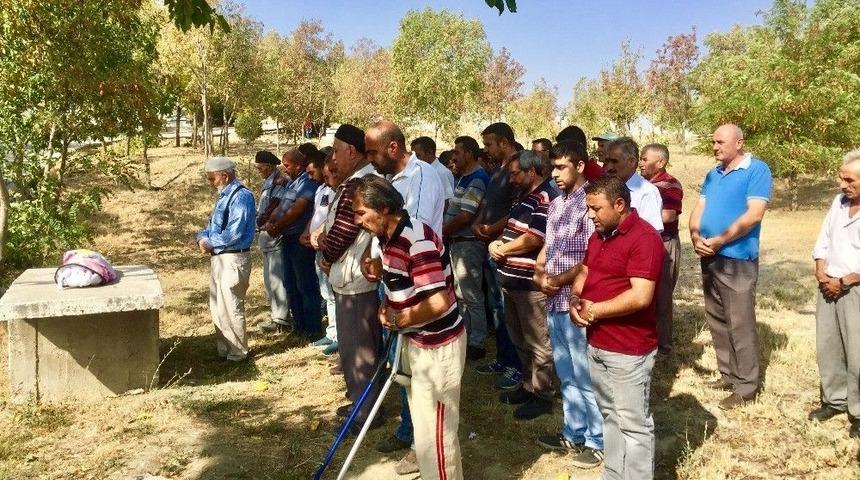 Minik Muhammet H&uuml;seyin Defnedildi