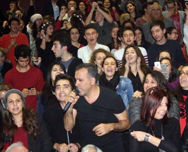 Haluk Levent Konserinde Bin 700 Kitap Toplandı 1