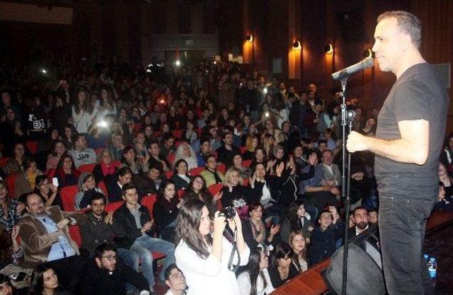 Haluk Levent Konserinde Bin 700 Kitap Toplandı 2