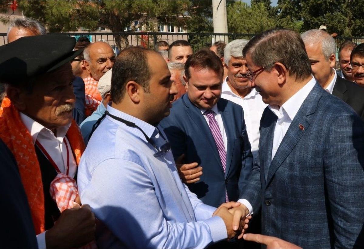 Eski Başbakan Davutoğlu&rsquo;ndan Kerk&uuml;k Mesajı