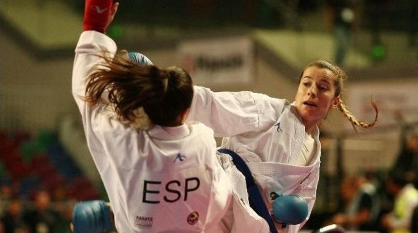 Serap &Ouml;z&ccedil;elik Finale Y&uuml;kseldi