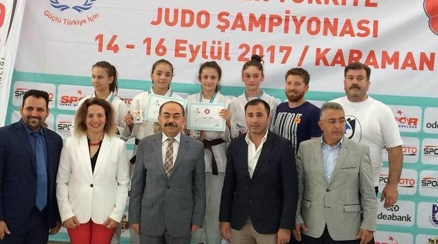 Yunusemreli Judocular Karaman&rsquo;dan Madalyayla D&ouml;nd&uuml;