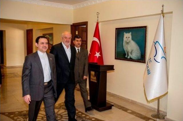 Başkonsolos Rıza Kılı&ccedil;han, Vali Doğan&rsquo;ı Ziyaret Etti 1