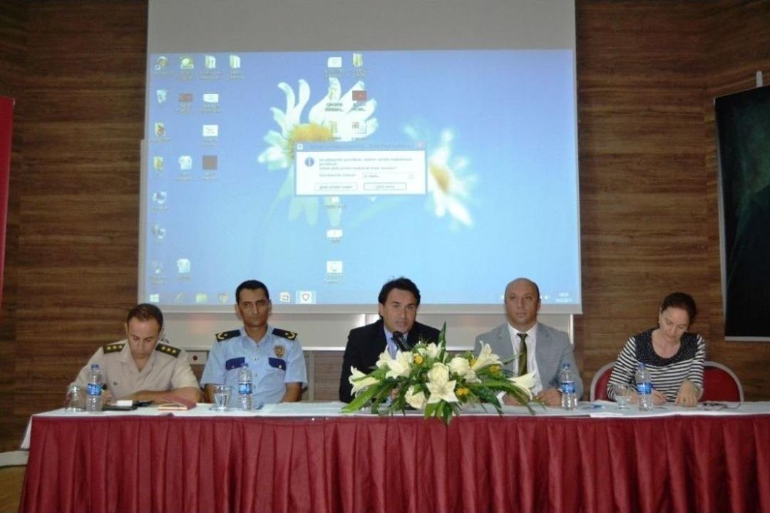 Ayvalık&rsquo;ta Okul Ve &Ccedil;evre G&uuml;venliği Toplantısı Ger&ccedil;ekleştirildi