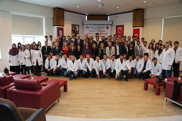 Cü’de Veteriner Fakültesi Öğrencileri Beyaz Önlük Giydi