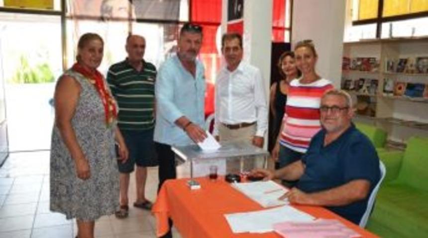 Chp İl&ccedil;e Başkanlığı K&uuml;&ccedil;&uuml;kk&ouml;y&rsquo;de Delegelerini Belirledi