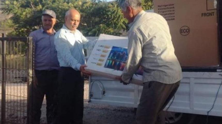 Evi Yanan Vatandaşa Manisa B&uuml;y&uuml;kşehir&rsquo;den Destek