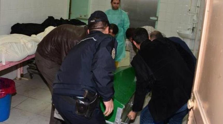 Eşi Ve Biri 6 Aylık İki Kızını &Ouml;ld&uuml;r&uuml;p İntihar Etti (2)