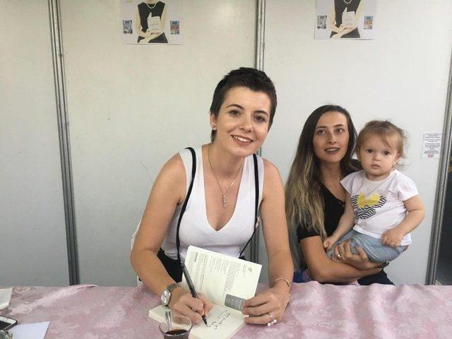 Yazar Şermin Yaşar, Manisalılarla Buluştu 1