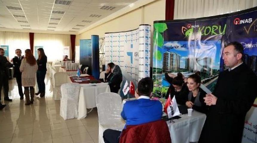 Profesyonellerden &Ouml;ğrencilere Girişimcilik Ve Kariyer T&uuml;yoları