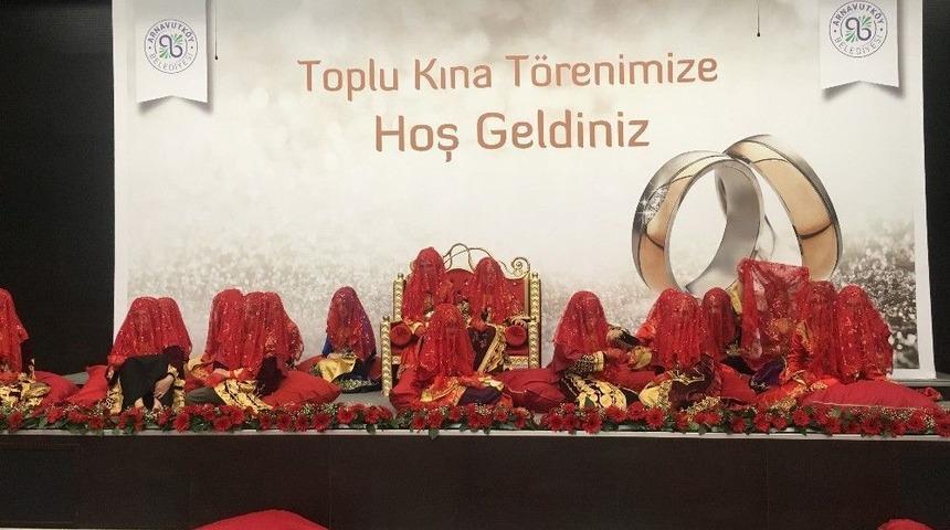 39 Gen&ccedil; Kıza Toplu Kına Gecesinde Kınaları Yakıldı
