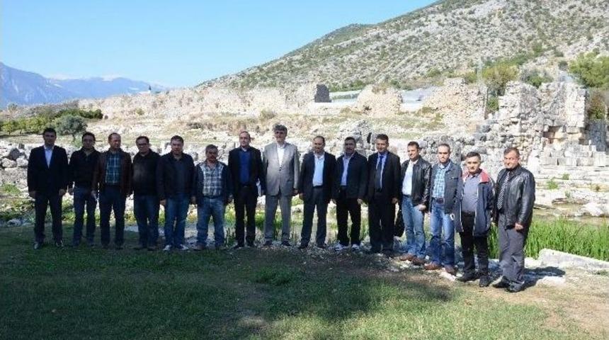 Dsi B&ouml;lge M&uuml;d&uuml;r&uuml; &Ouml;zg&uuml;r Finike&rsquo;de İncelemelerde Bulundu