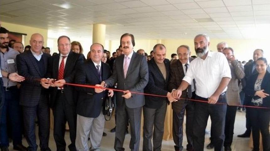 C&uuml; İletişim Fak&uuml;ltesi&rsquo;nde Basın Fotoğrafları Sergisi A&ccedil;ıldı