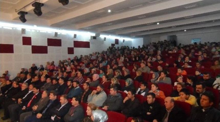 Demirci&rsquo;de Meddah G&ouml;sterisi B&uuml;y&uuml;k İlgi G&ouml;rd&uuml;