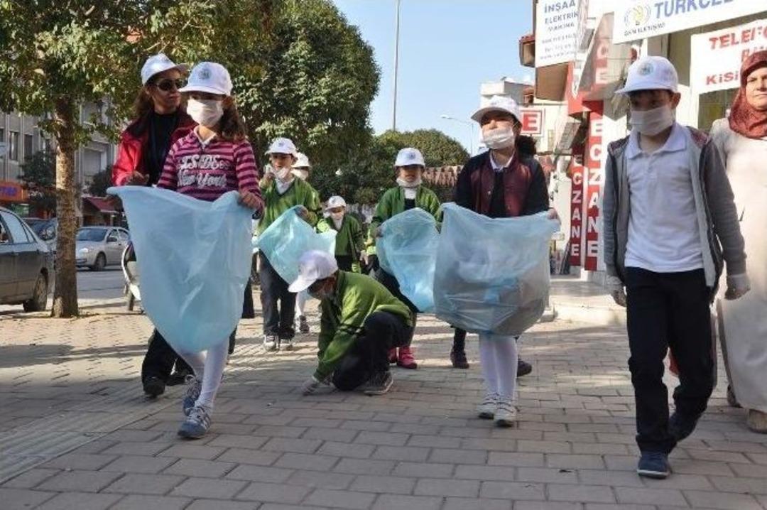 Miniklerden &Ccedil;evre Temizliği