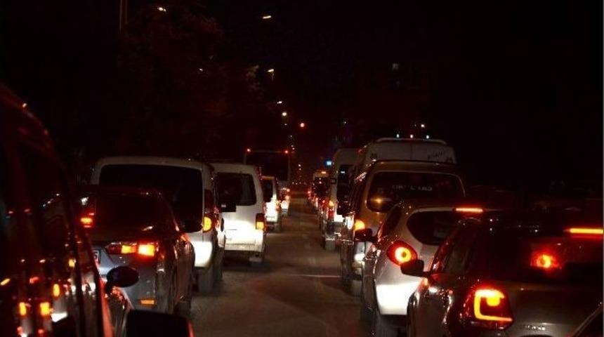 Kilis&rsquo;te Mesai &Ccedil;ıkışında Trafik Sıkışıklığı