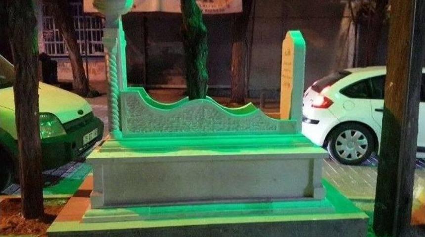 Ş&uuml;heda Mezarlarının Bakımı Yapıldı