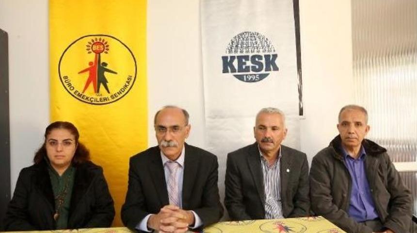 Tiş&ouml;rt Giyince Uyarı Cezası Alan Memurdan Dava