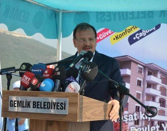 Başbakan Yardımcısı &Ccedil;avuşoğlu, Gemlik te Toplu Konut Temeli Attı 1