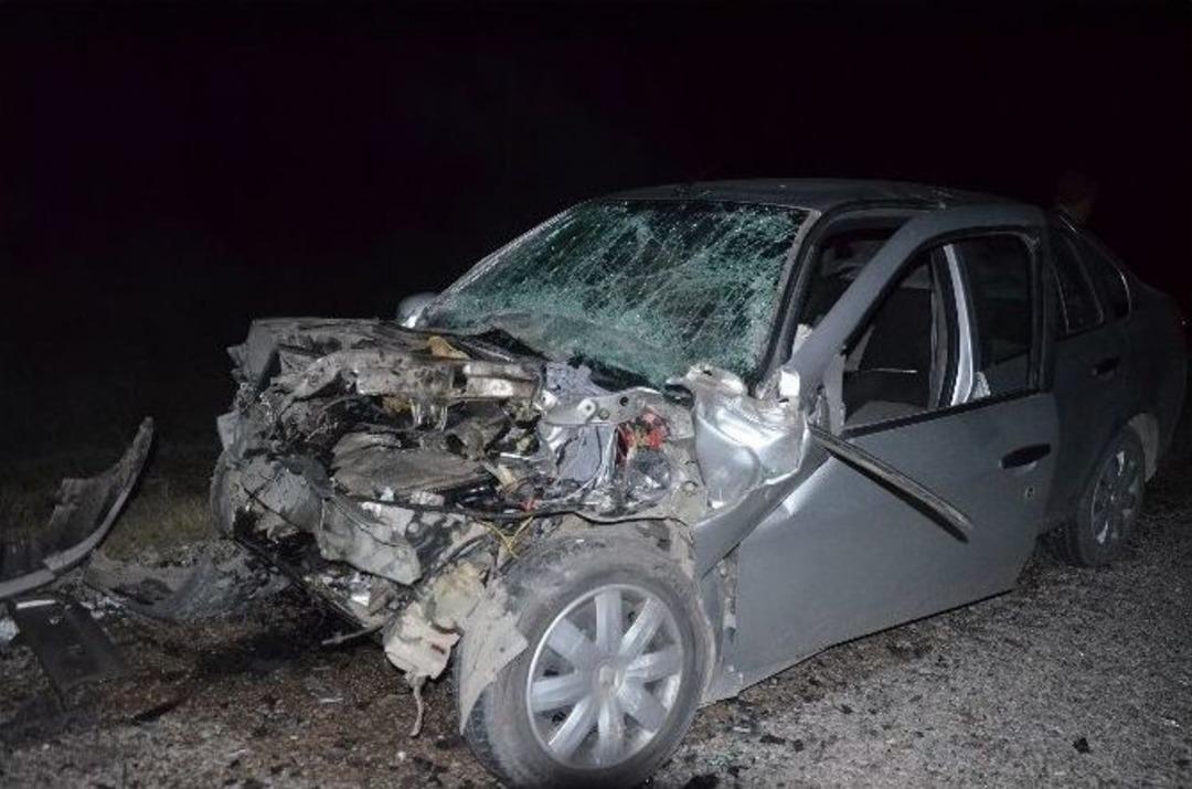 Otomobil Trakt&ouml;rle &Ccedil;arpıştı: 1 Yaralı