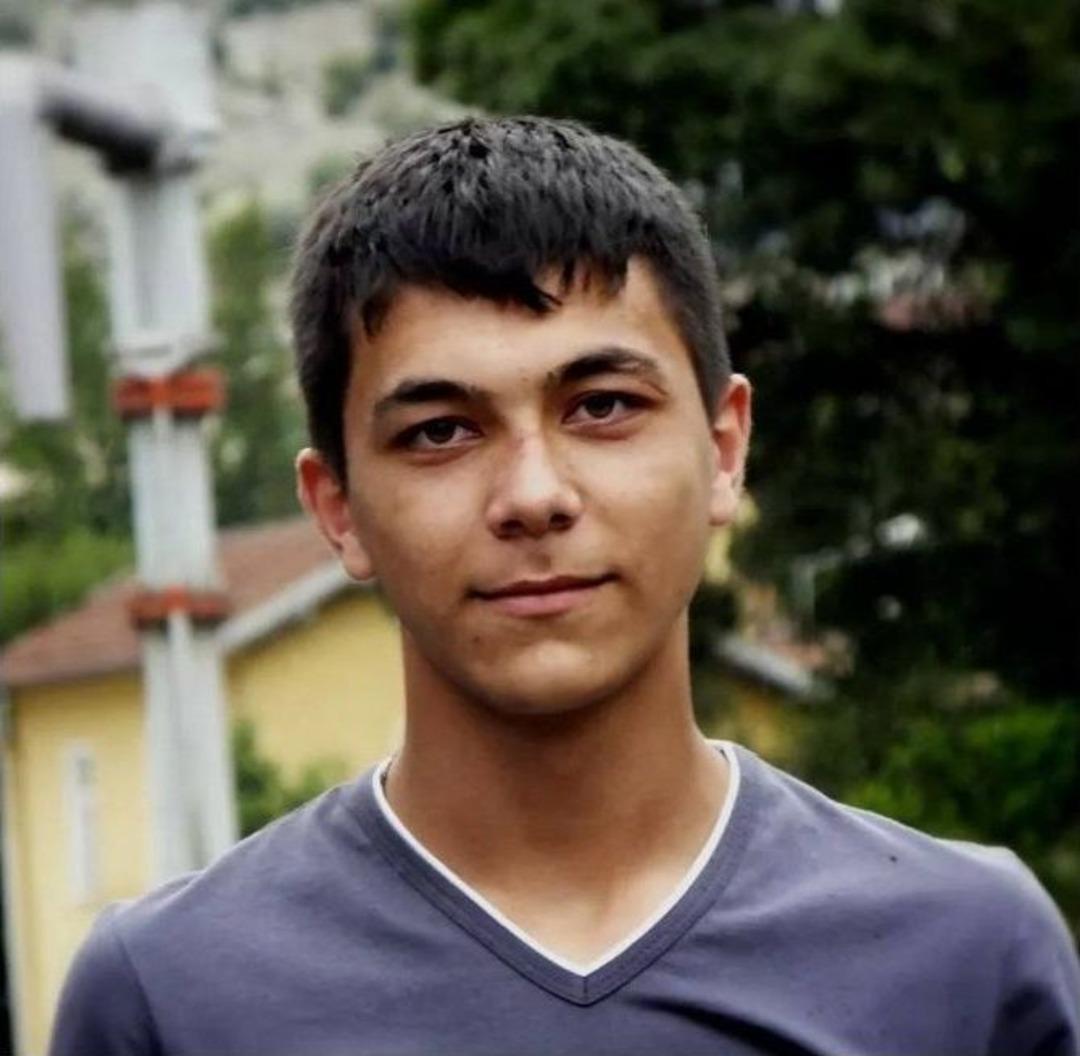 Lise &Ouml;ğrencisinin Hazin Sonu