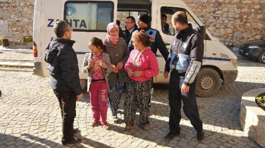 Milas&rsquo;ta Zabıtadan Dilenci Operasyonu