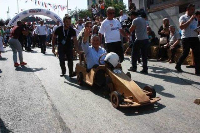 Tahta Araba Yarışları Formulaz Sarıyer'de Yapıldı