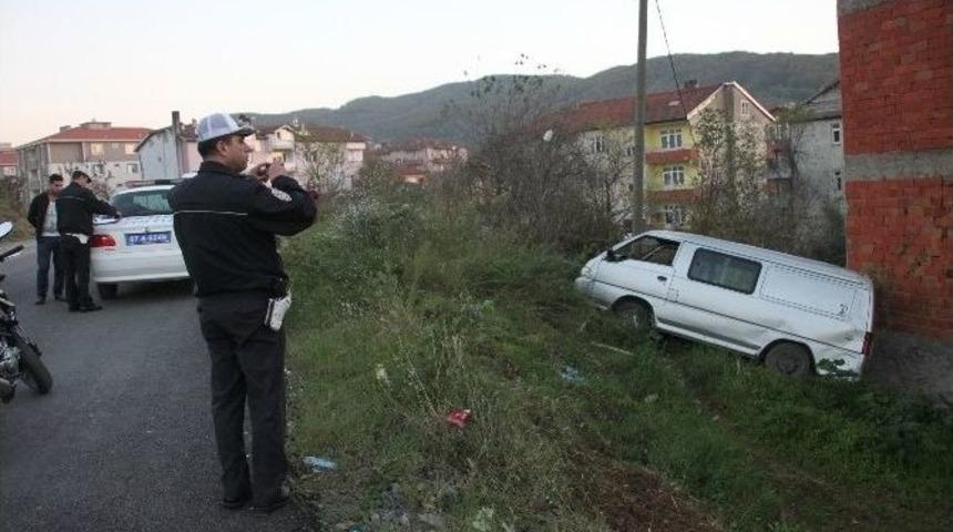Liseli &Ouml;ğrencilerin Minib&uuml;s Macerası Hastanede Son Buldu