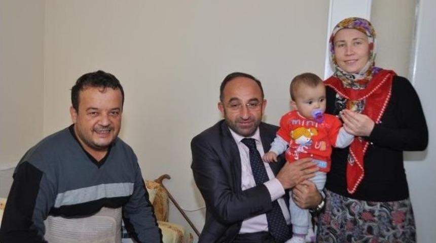 Başkan &Uuml;z&uuml;lmez Akdoğan&rsquo;ı Evinde Ziyaret Etti